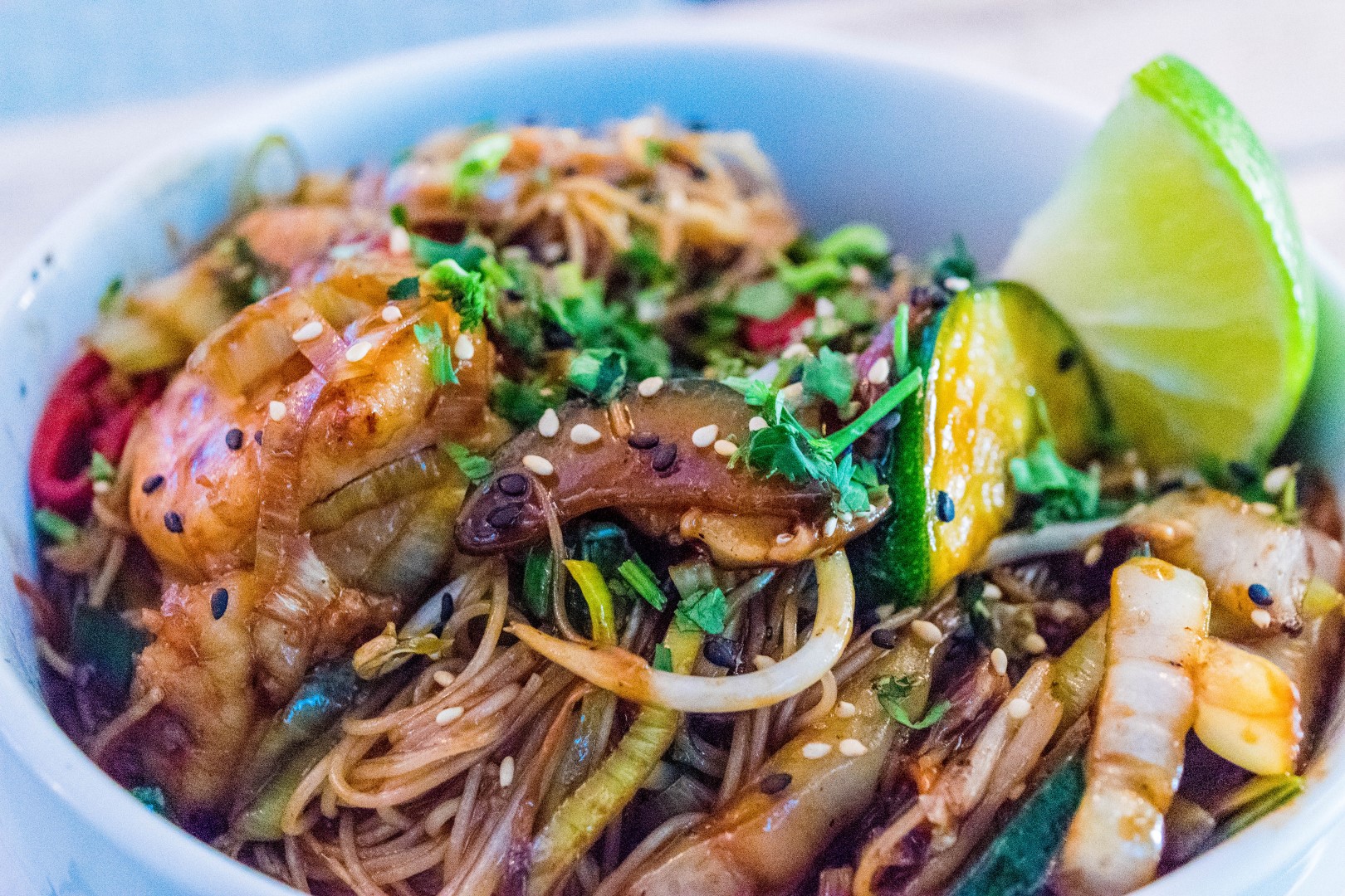 Wok with prawns and vegetables €9,90